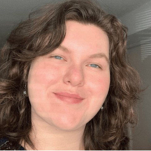Melanie MacKew headshot